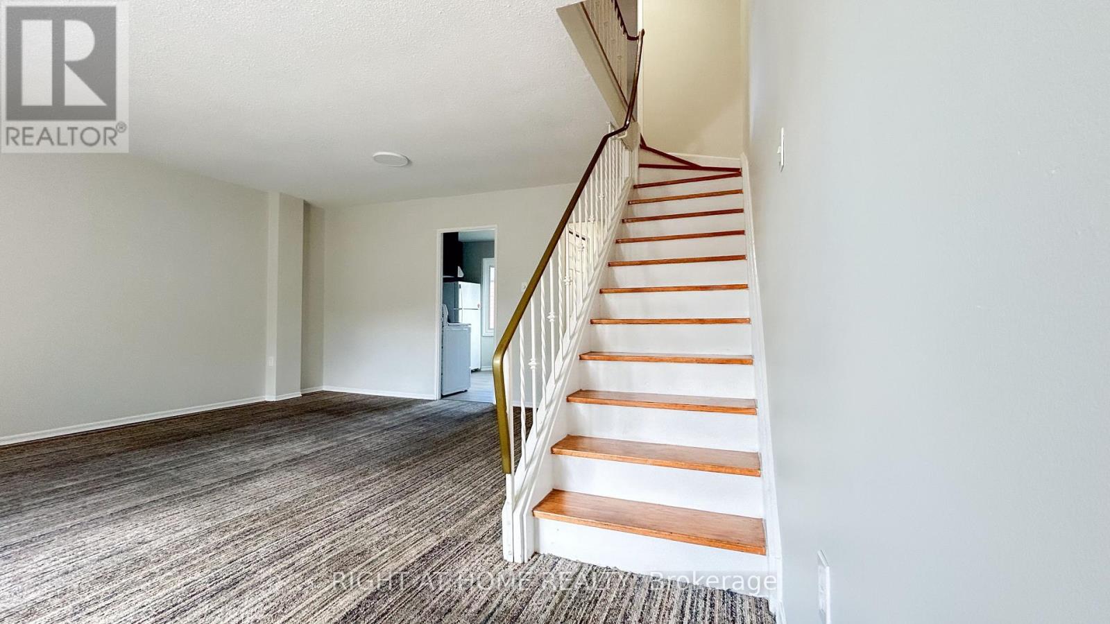 32 - 160 Jansen Avenue, Kitchener, Ontario  N2A 2L7 - Photo 17 - X12427229