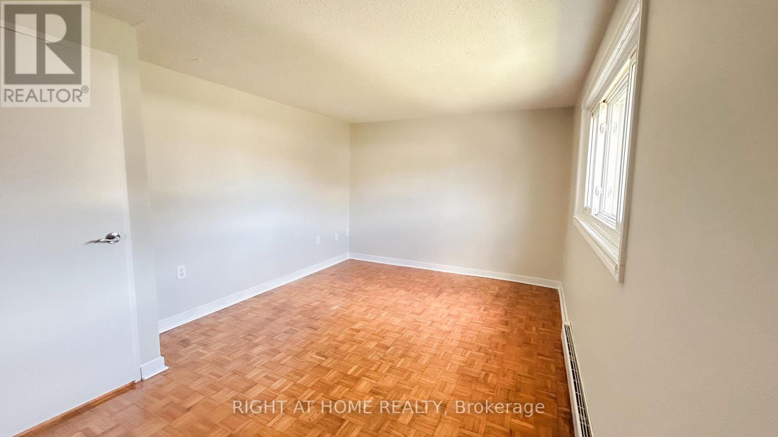 32 - 160 Jansen Avenue, Kitchener, Ontario  N2A 2L7 - Photo 20 - X12427229