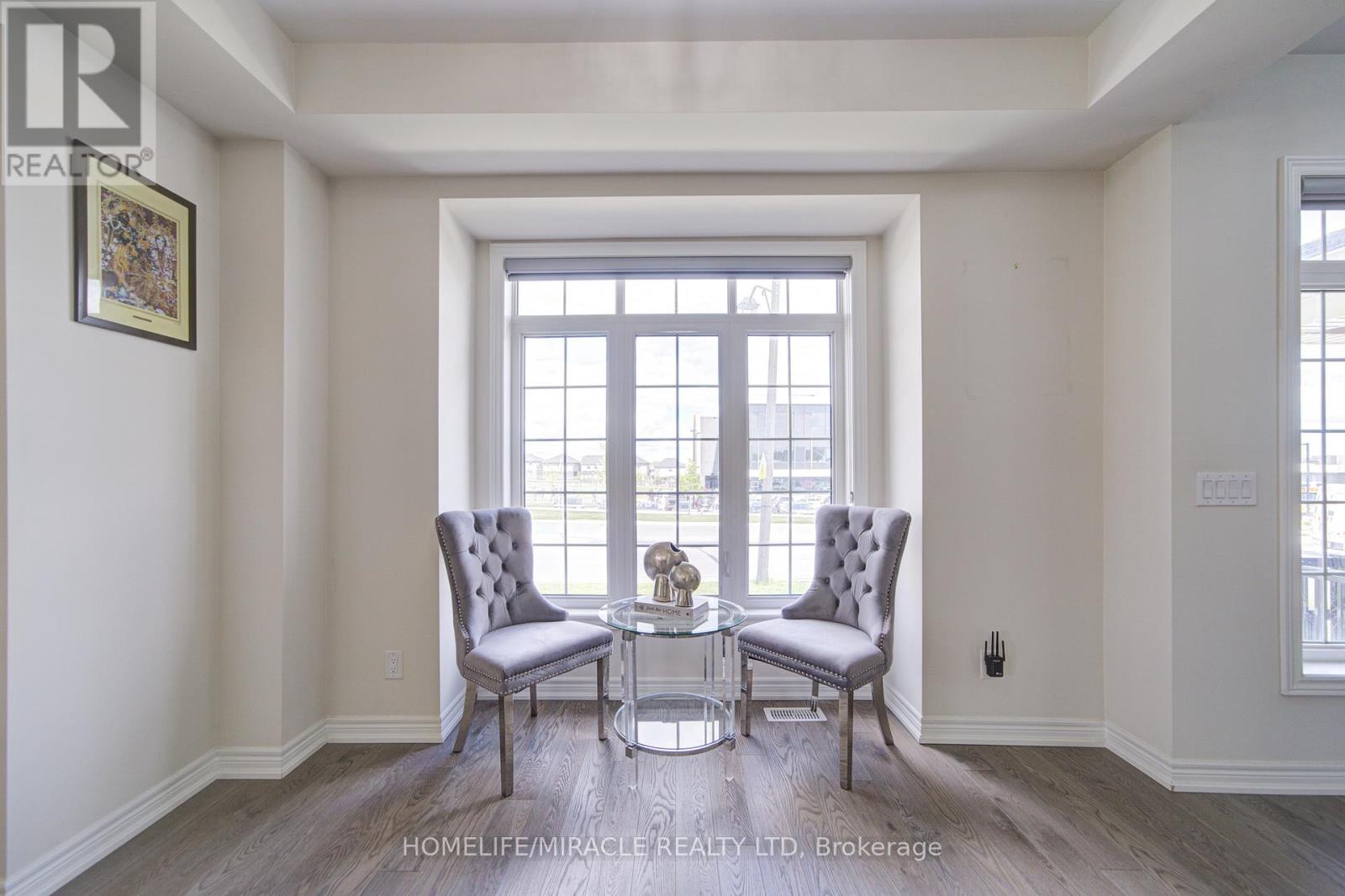 2 William Dunlop Street, Kitchener, Ontario  N2R 0N7 - Photo 10 - X12427233