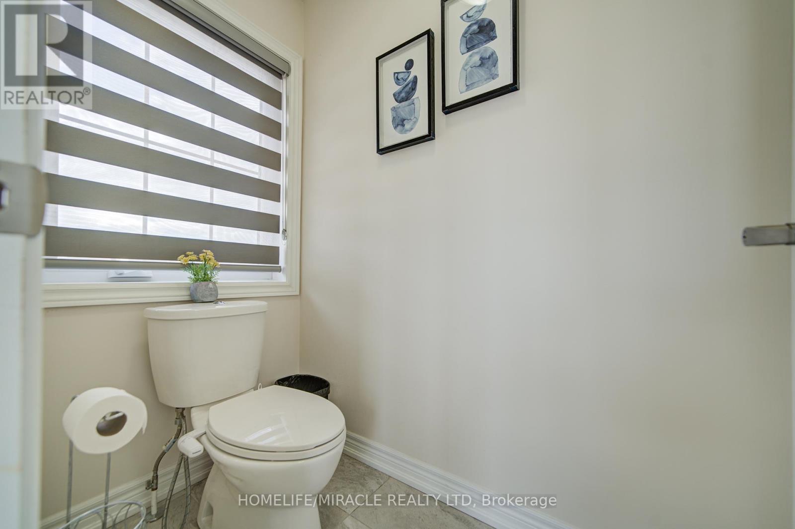 2 William Dunlop Street, Kitchener, Ontario  N2R 0N7 - Photo 30 - X12427233