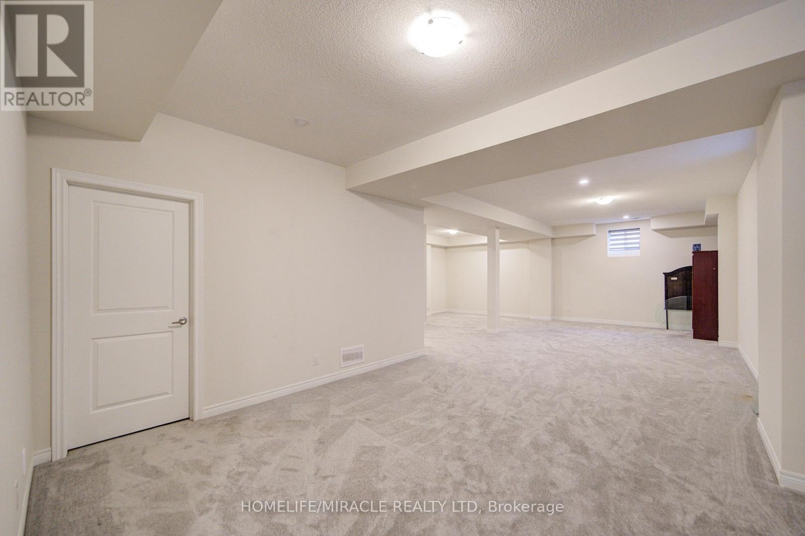 2 William Dunlop Street, Kitchener, Ontario  N2R 0N7 - Photo 37 - X12427233