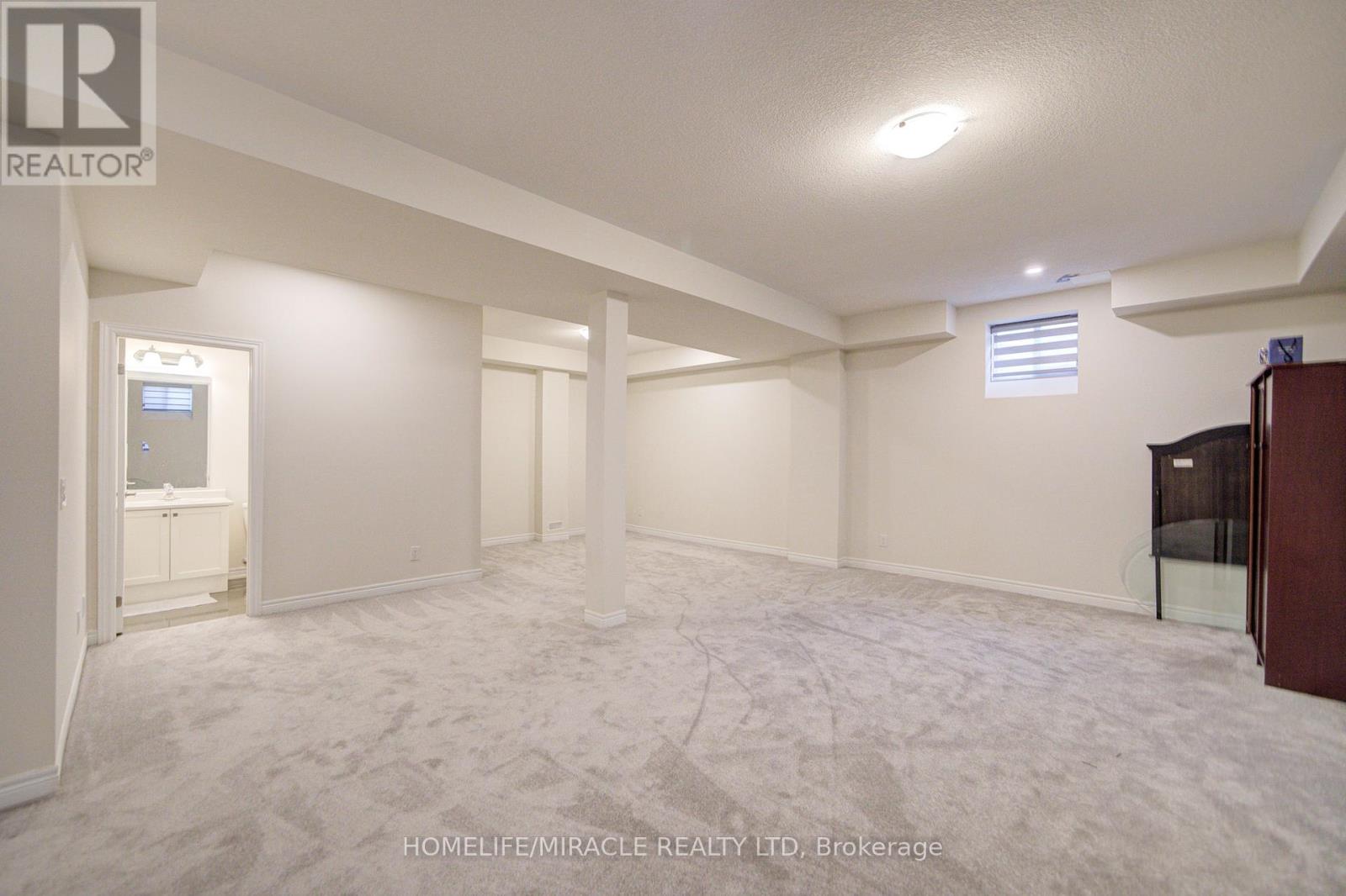 2 William Dunlop Street, Kitchener, Ontario  N2R 0N7 - Photo 39 - X12427233