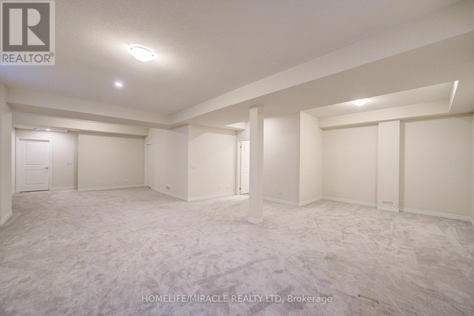 2 William Dunlop Street, Kitchener, Ontario  N2R 0N7 - Photo 40 - X12427233