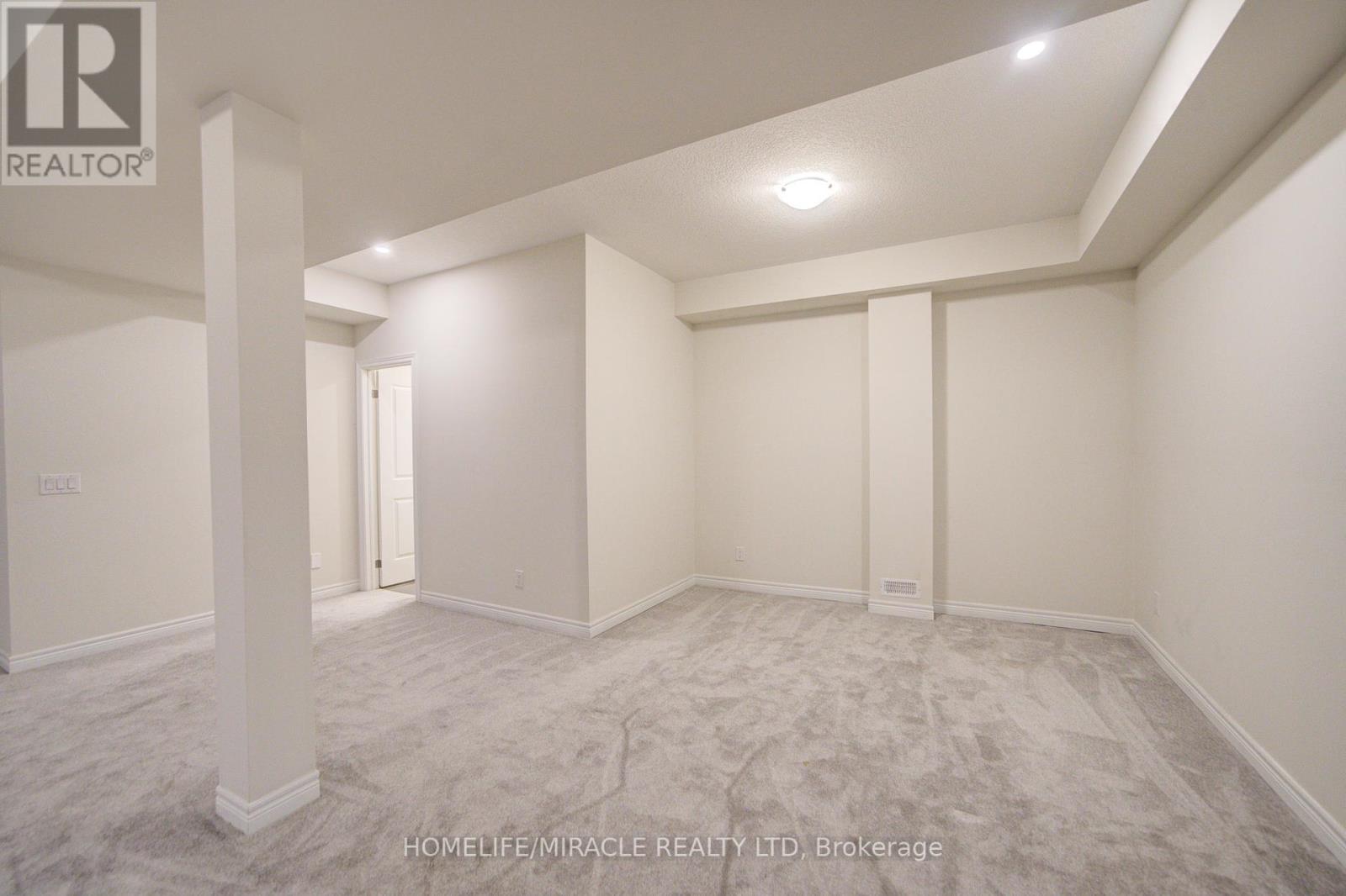 2 William Dunlop Street, Kitchener, Ontario  N2R 0N7 - Photo 41 - X12427233