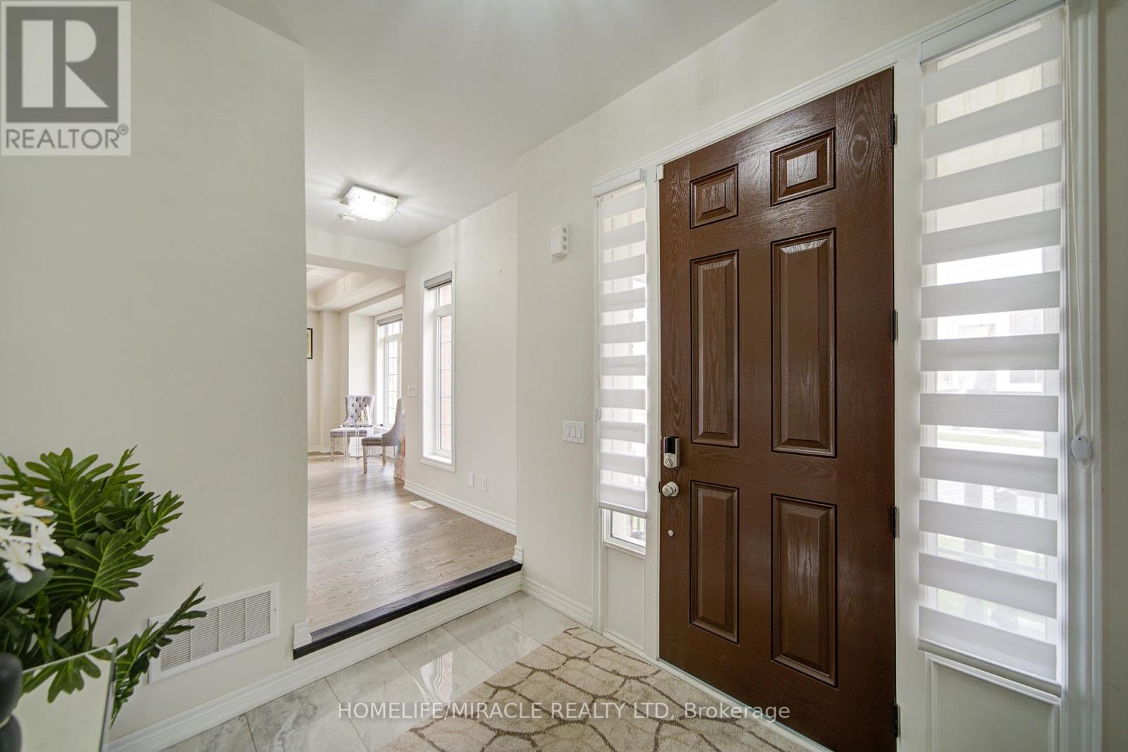 2 William Dunlop Street, Kitchener, Ontario  N2R 0N7 - Photo 6 - X12427233