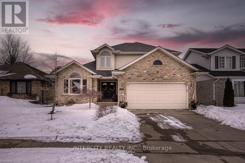 132 JOHN DAVIES DRIVE E, Woodstock, Ontario