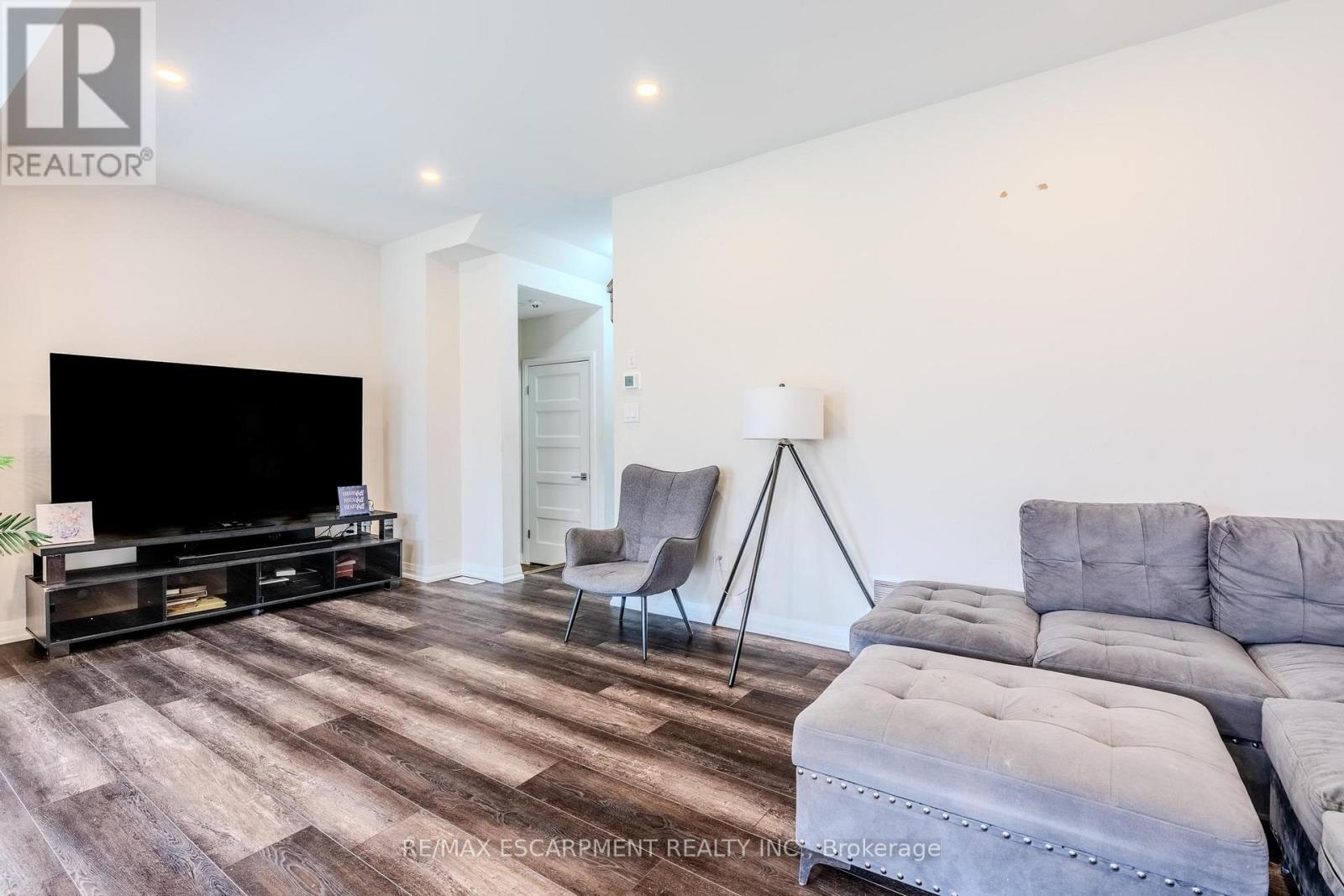 78 Jayla Lane, West Lincoln, Ontario  L0R 2A0 - Photo 11 - X12427277