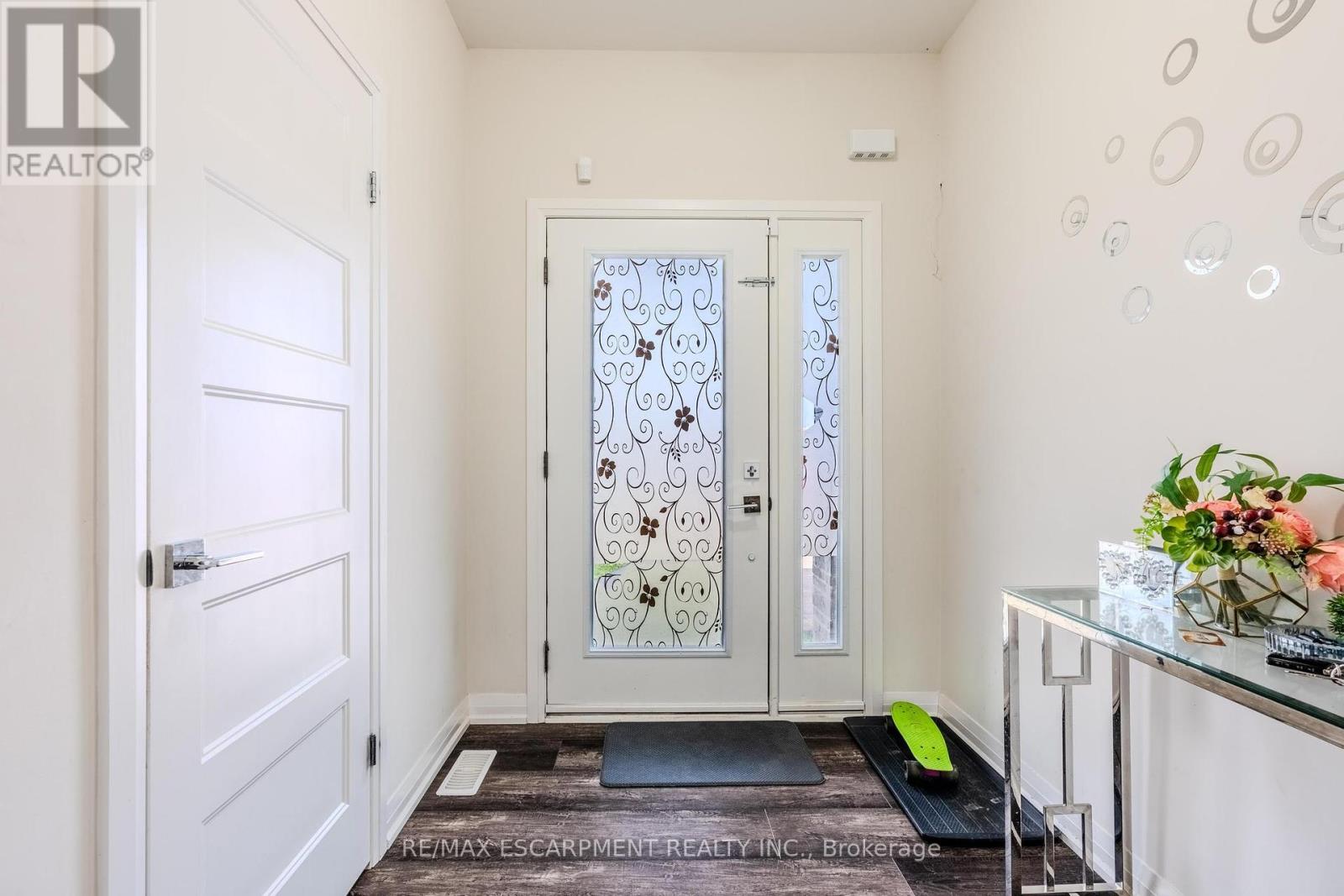 78 Jayla Lane, West Lincoln, Ontario  L0R 2A0 - Photo 5 - X12427277