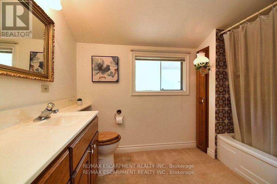 665 Bendamere Avenue, Hamilton, Ontario  L9C 1R7 - Photo 15 - X12427296