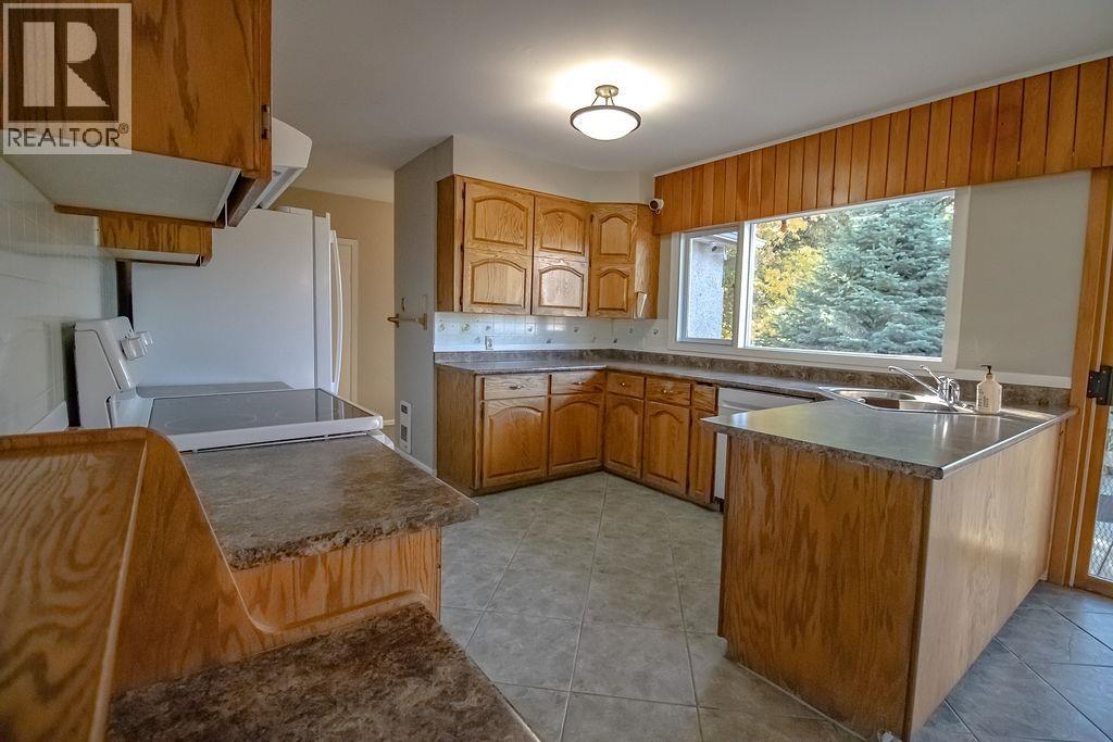 569 Birch Street, Fort St. James, British Columbia  V0J 1P0 - Photo 5 - R3052288