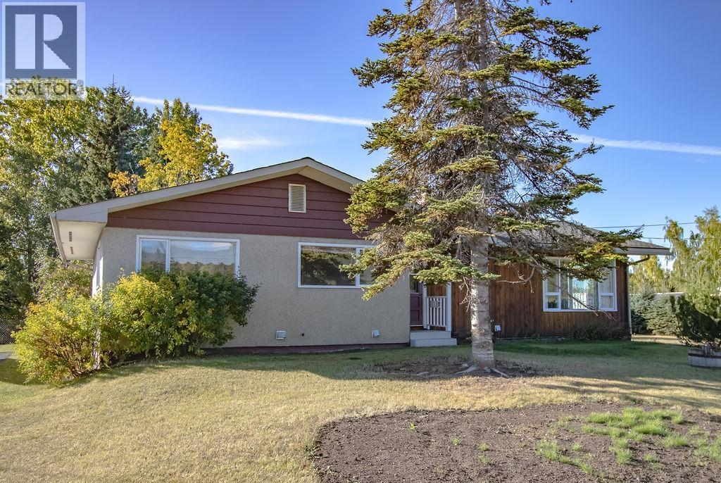 569 Birch Street, Fort St. James, British Columbia  V0J 1P0 - Photo 1 - R3052288