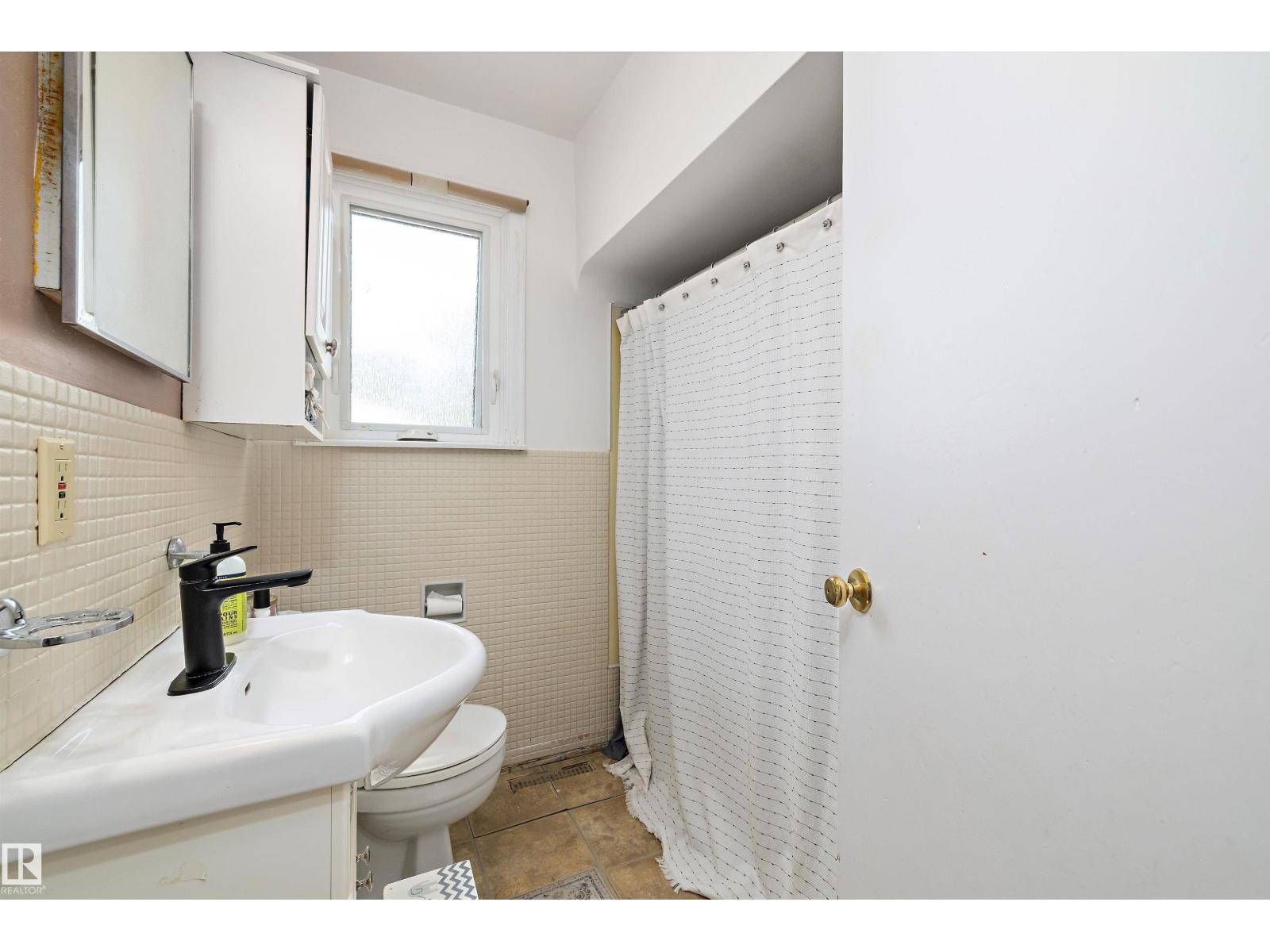 8006 75 St Nw, Edmonton, Alberta  T6C 2G7 - Photo 31 - E4459515