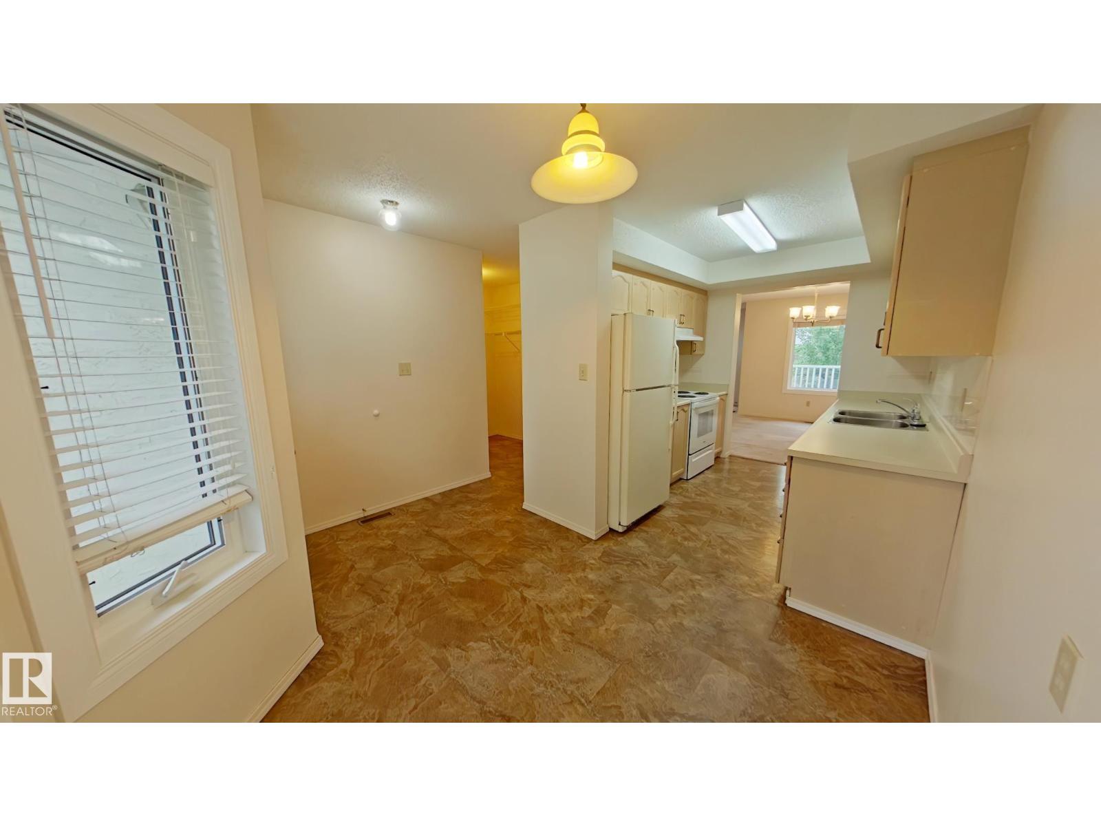 #31 3520 60 ST NW, Edmonton, Alberta