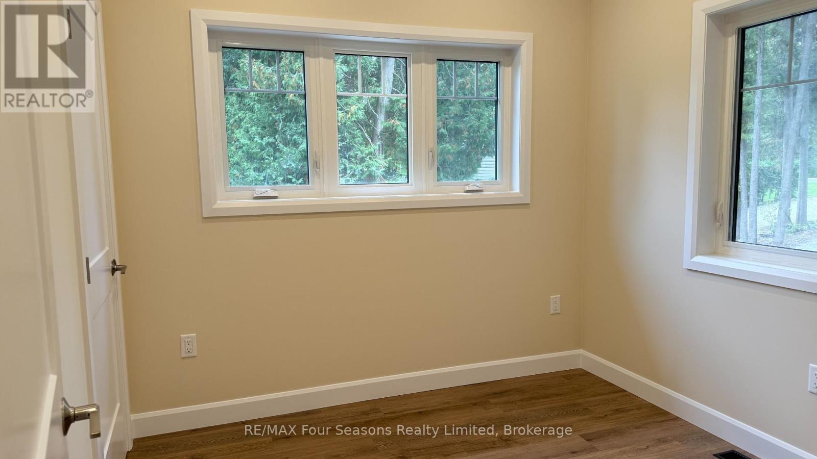 457 Huron Road, South Bruce Peninsula, Ontario  N0H 2T0 - Photo 13 - X12427254