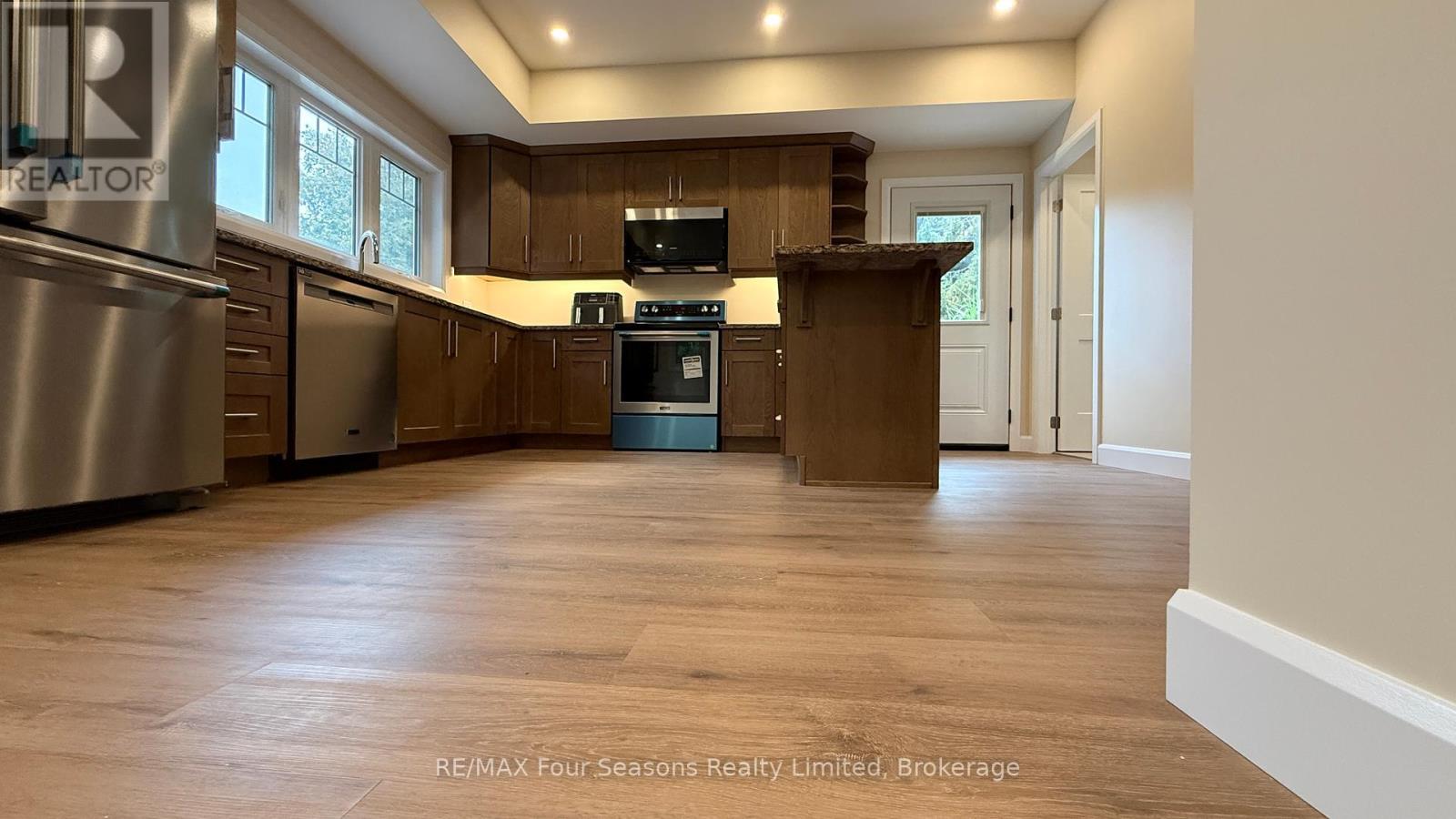 457 Huron Road, South Bruce Peninsula, Ontario  N0H 2T0 - Photo 6 - X12427254