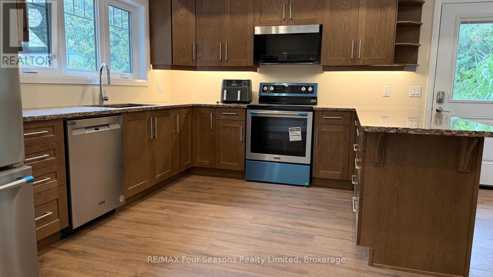 457 Huron Road, South Bruce Peninsula, Ontario  N0H 2T0 - Photo 7 - X12427254