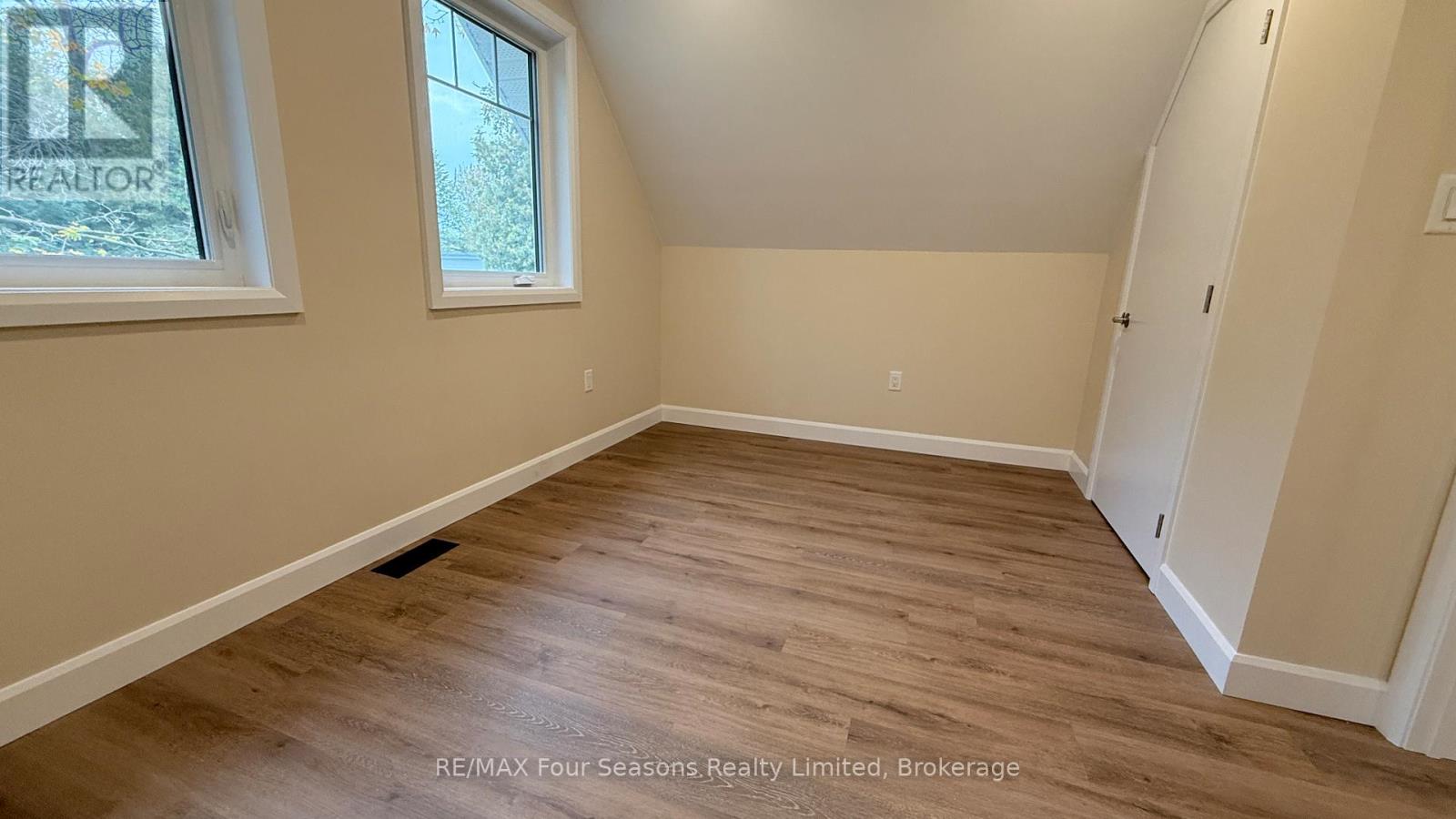 457 Huron Road, South Bruce Peninsula, Ontario  N0H 2T0 - Photo 21 - X12427254