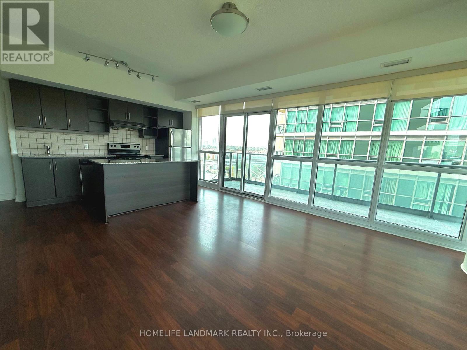 901 - 35 Brian Peck Crescent, Toronto, Ontario  M4G 0A5 - Photo 5 - C12425015