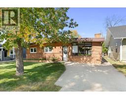 150 11 Street Ne Northeast Crescent Heights, Medicine Hat, Ca