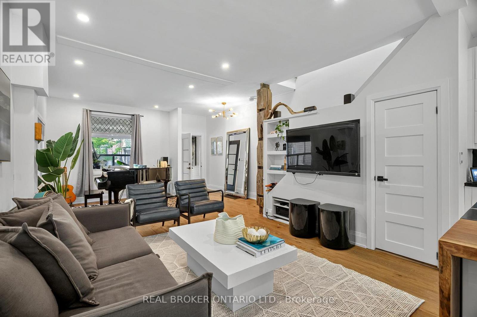 143 Parkmount Road, Toronto, Ontario  M4J 4V3 - Photo 12 - E12427313
