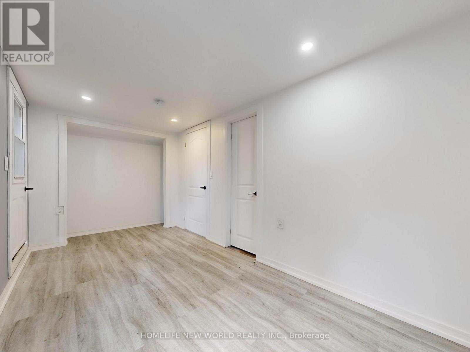 11 Maple Street, Oshawa, Ontario  L1H 2L6 - Photo 12 - E12427319