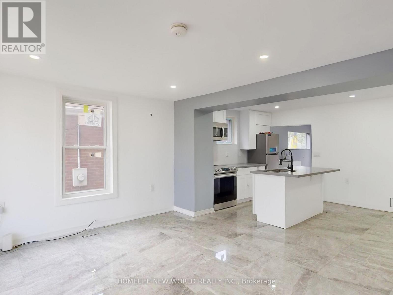 11 Maple Street, Oshawa, Ontario  L1H 2L6 - Photo 5 - E12427319