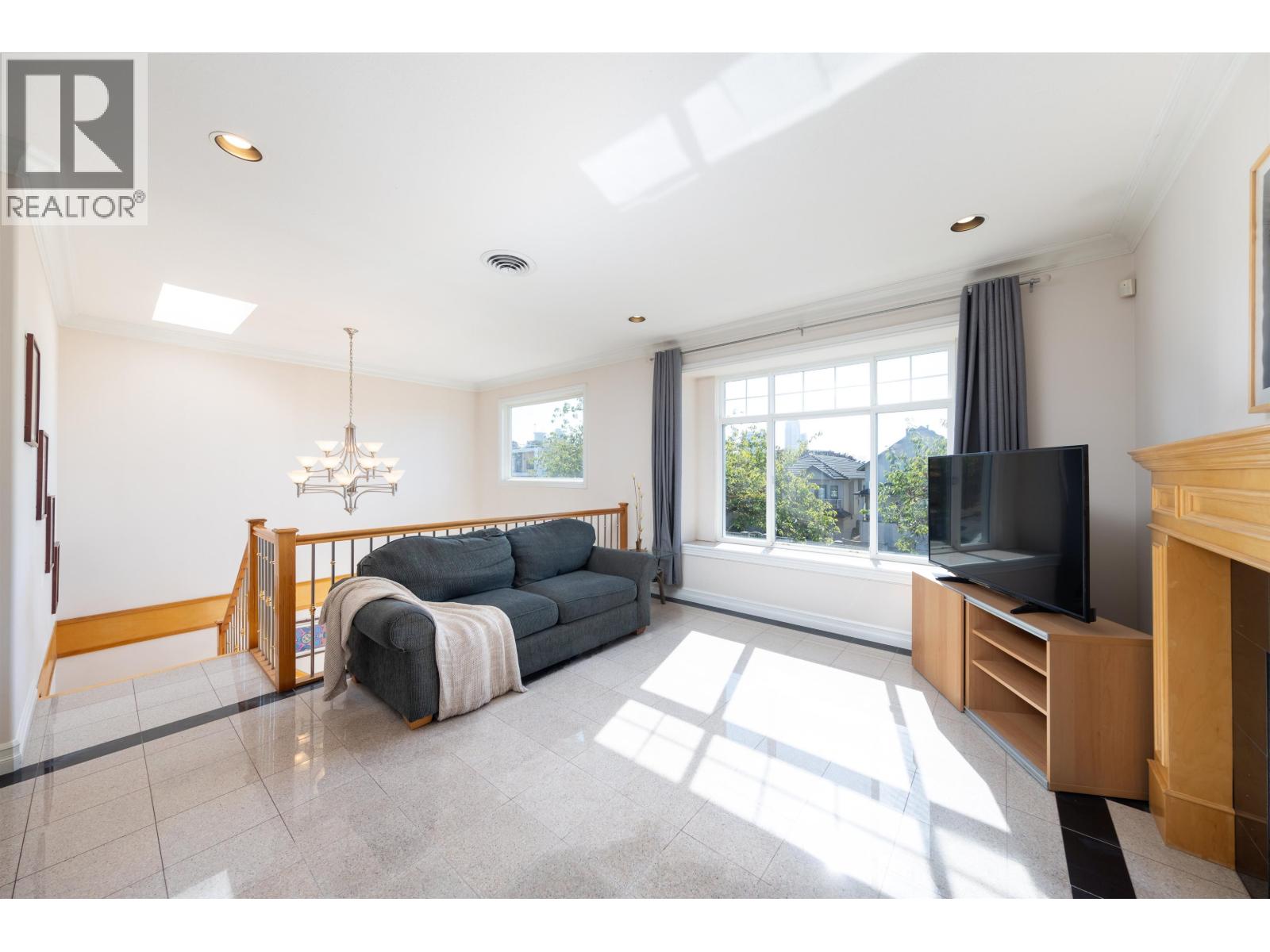 3807 Union Street, Burnaby, British Columbia  V5C 2W4 - Photo 6 - R3051794