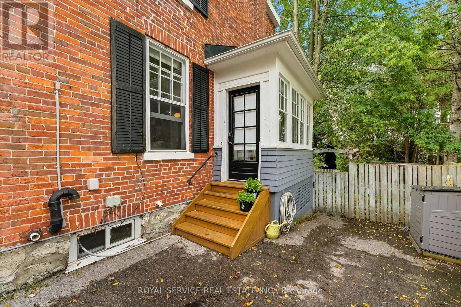 81 Pine Street S, Port Hope, Ontario  L1A 3G2 - Photo 5 - X12427451