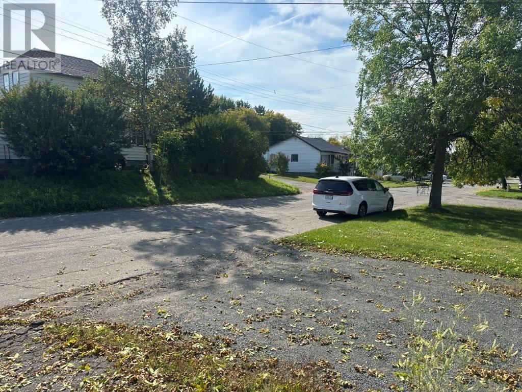 92 Windemere Ave S, Thunder Bay, Ontario  P7B 4M3 - Photo 3 - TB253061