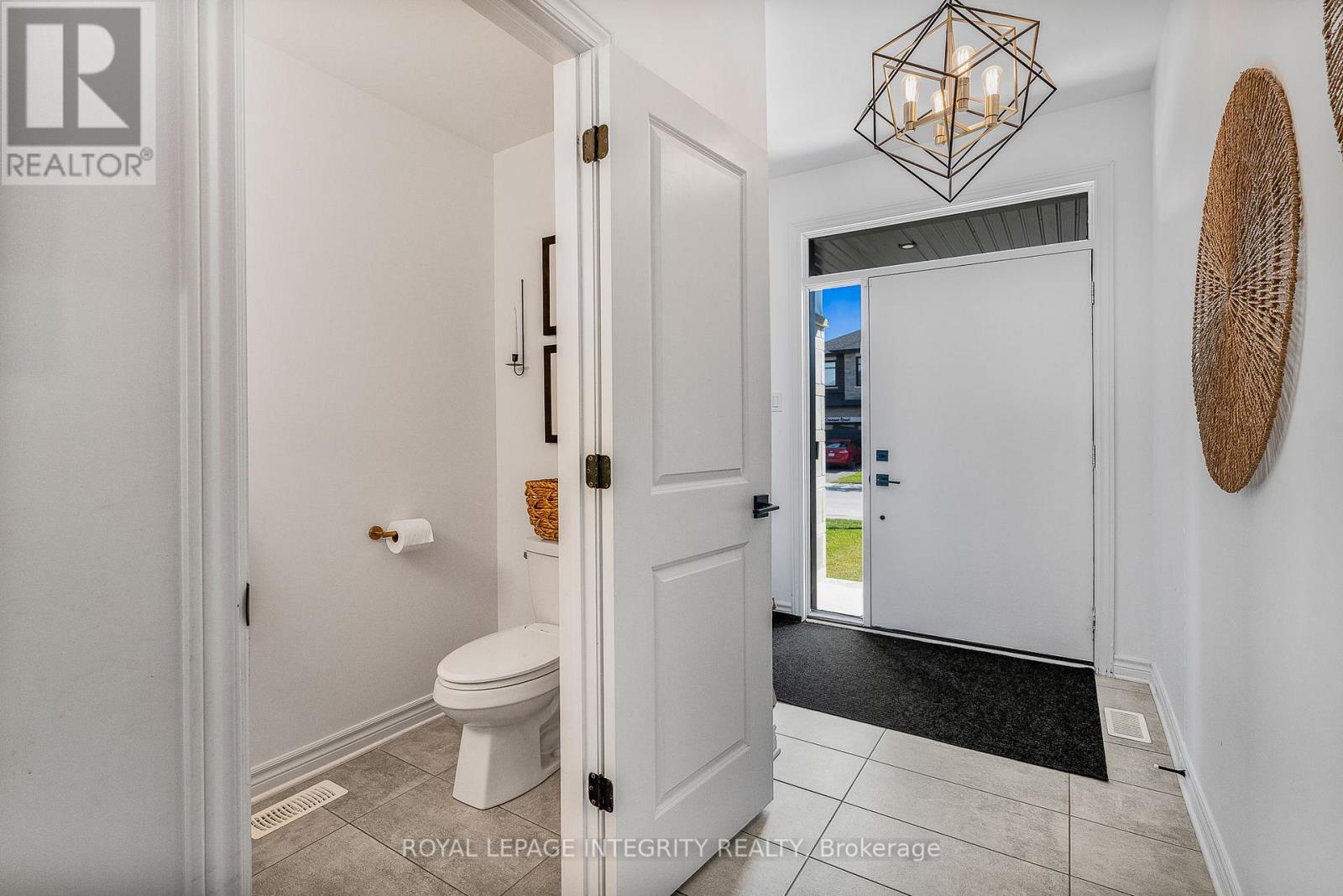 181 Crevasse Road, Ottawa, Ontario  K1W 0H8 - Photo 5 - X12427442