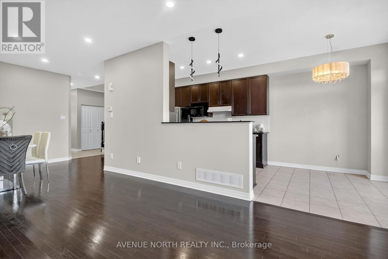 629 Sunburst Street, Ottawa, Ontario  K1T 0L1 - Photo 13 - X12427462