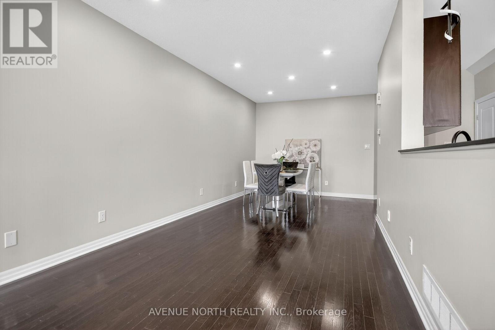 629 Sunburst Street, Ottawa, Ontario  K1T 0L1 - Photo 15 - X12427462