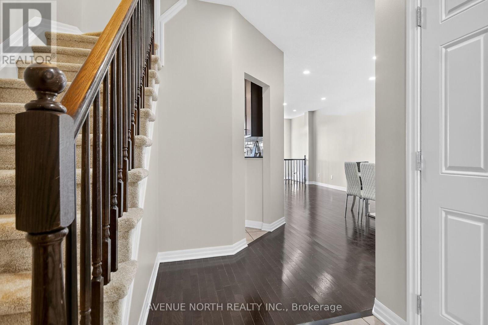 629 Sunburst Street, Ottawa, Ontario  K1T 0L1 - Photo 5 - X12427462