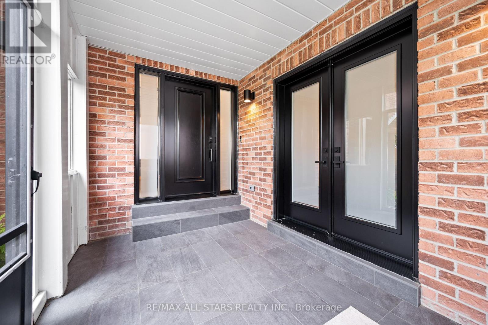 45 Rosemead Close, Markham, Ontario  L3R 3Z4 - Photo 5 - N12427293