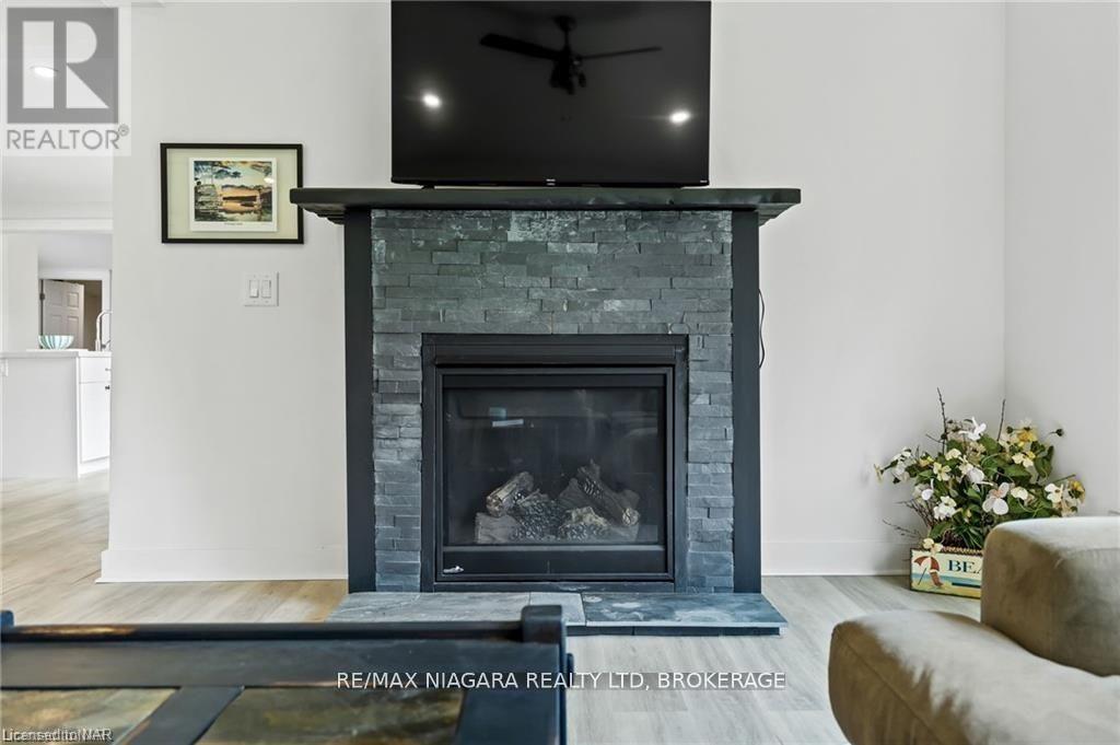 377 Cambridge Road W, Fort Erie, Ontario  L0S 1B0 - Photo 10 - X12427438