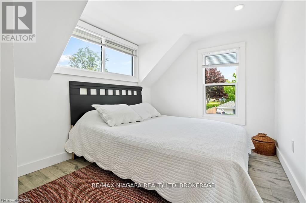 377 Cambridge Road W, Fort Erie, Ontario  L0S 1B0 - Photo 24 - X12427438