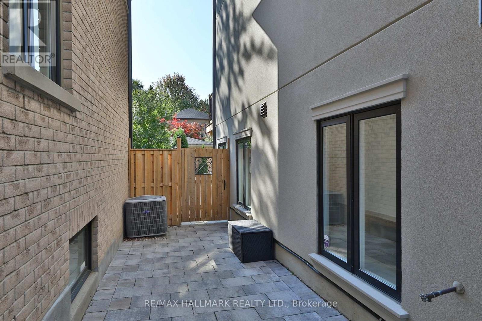 159 Roe Avenue, Toronto, Ontario  M5M 2J1 - Photo 39 - C12425436