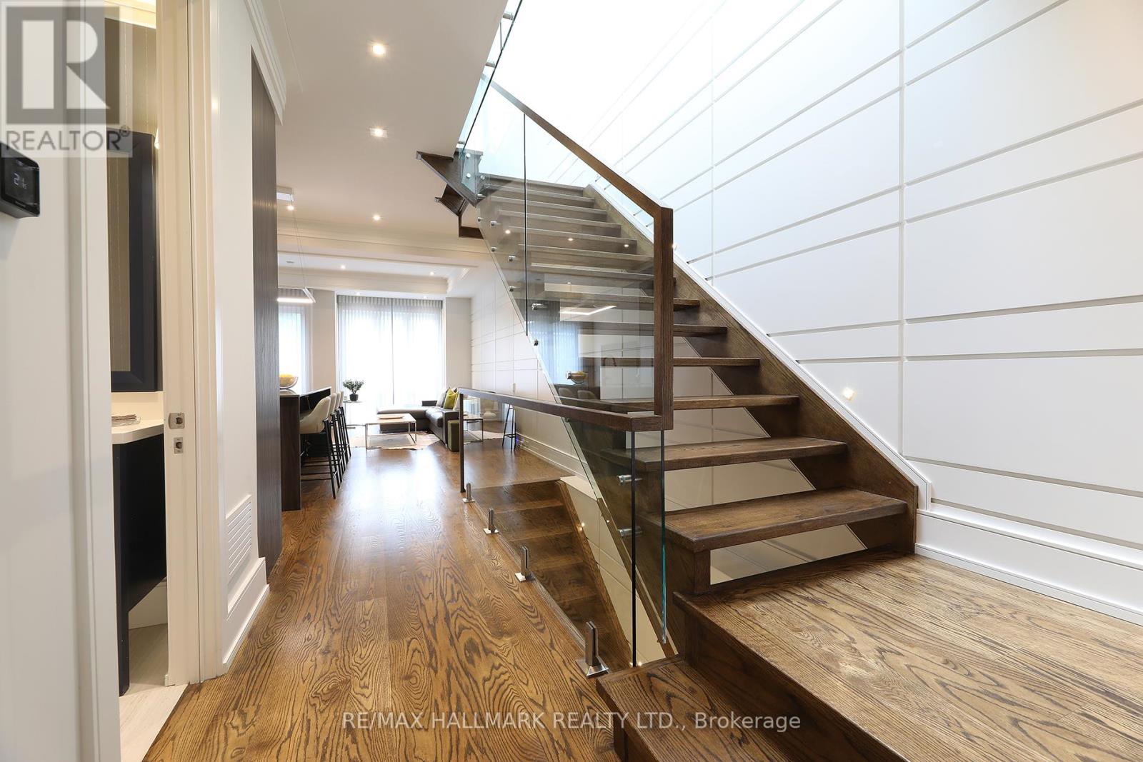 159 Roe Avenue, Toronto, Ontario  M5M 2J1 - Photo 9 - C12425436