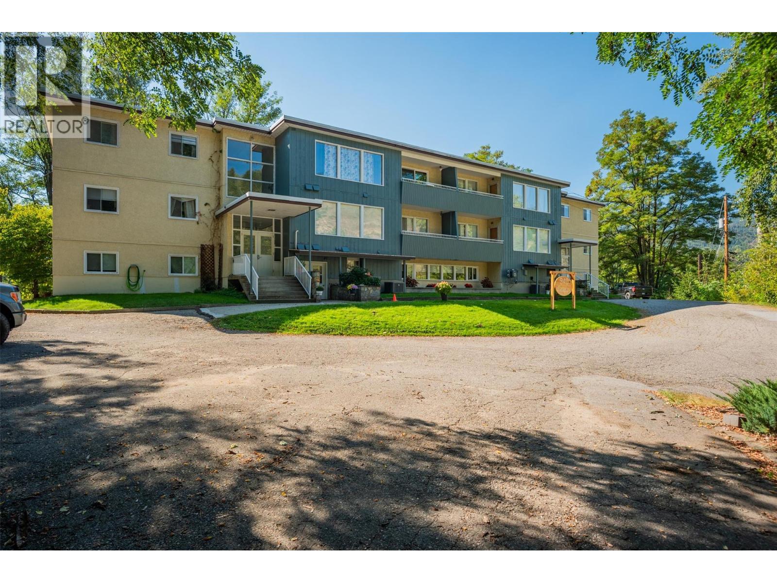 940 Celia Crescent Unit# 36, Trail, British Columbia  V1R 1B8 - Photo 3 - 10364073