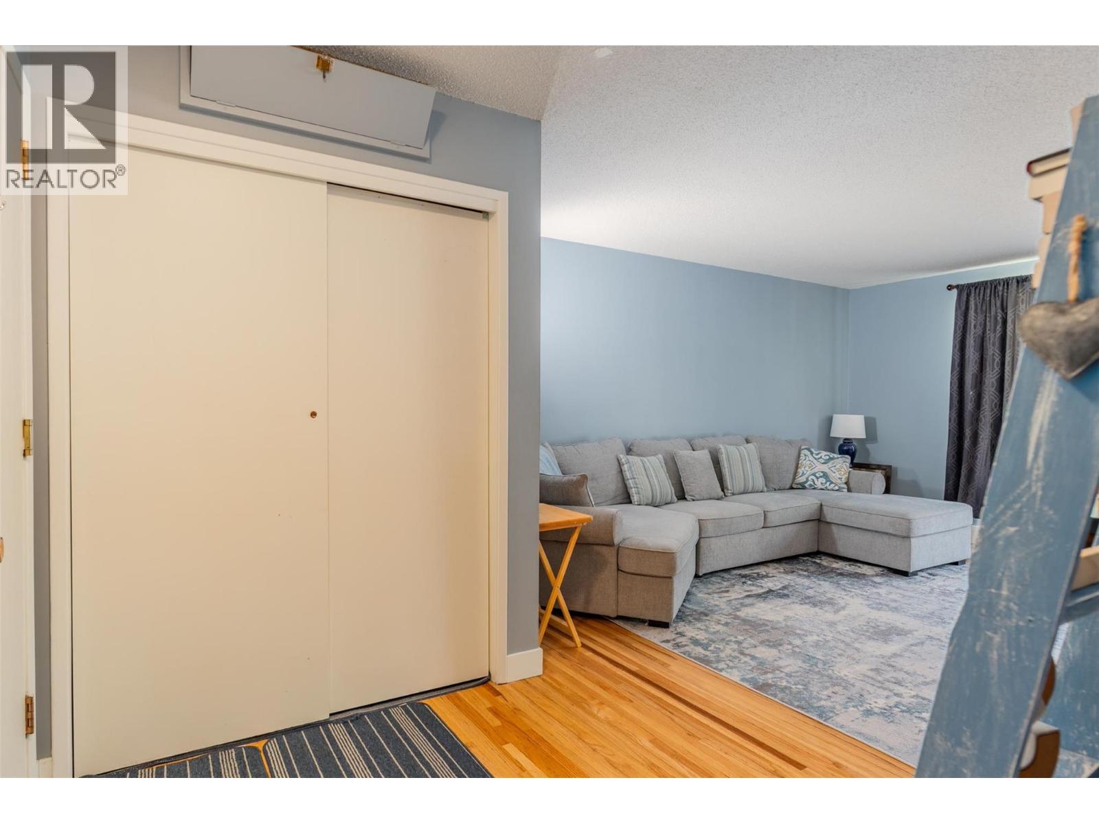 940 Celia Crescent Unit# 36, Trail, British Columbia  V1R 1B8 - Photo 4 - 10364073