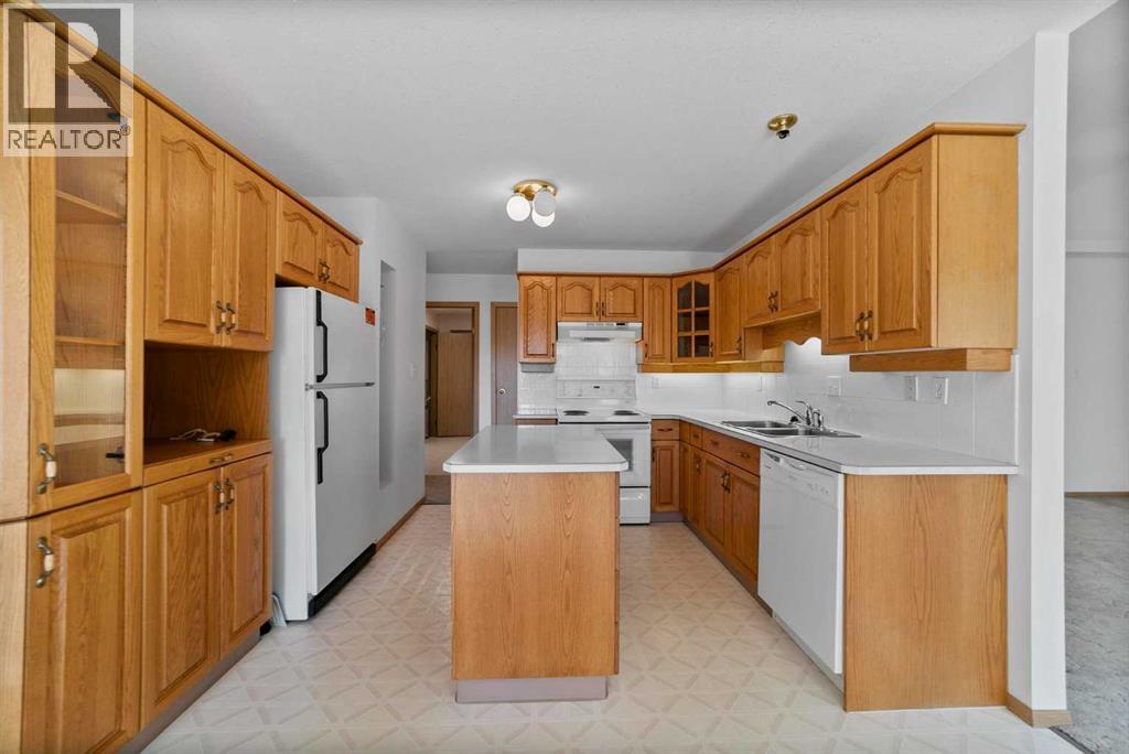 5406 62 Street, Camrose, Alberta  T4V 4H3 - Photo 10 - A2251836