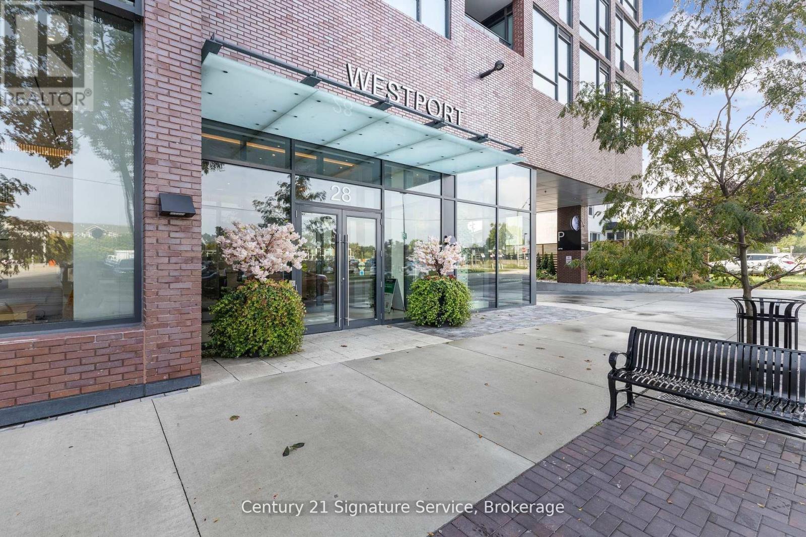 410 - 28 Ann Street, Mississauga, Ontario  L5G 0E1 - Photo 2 - W12427324