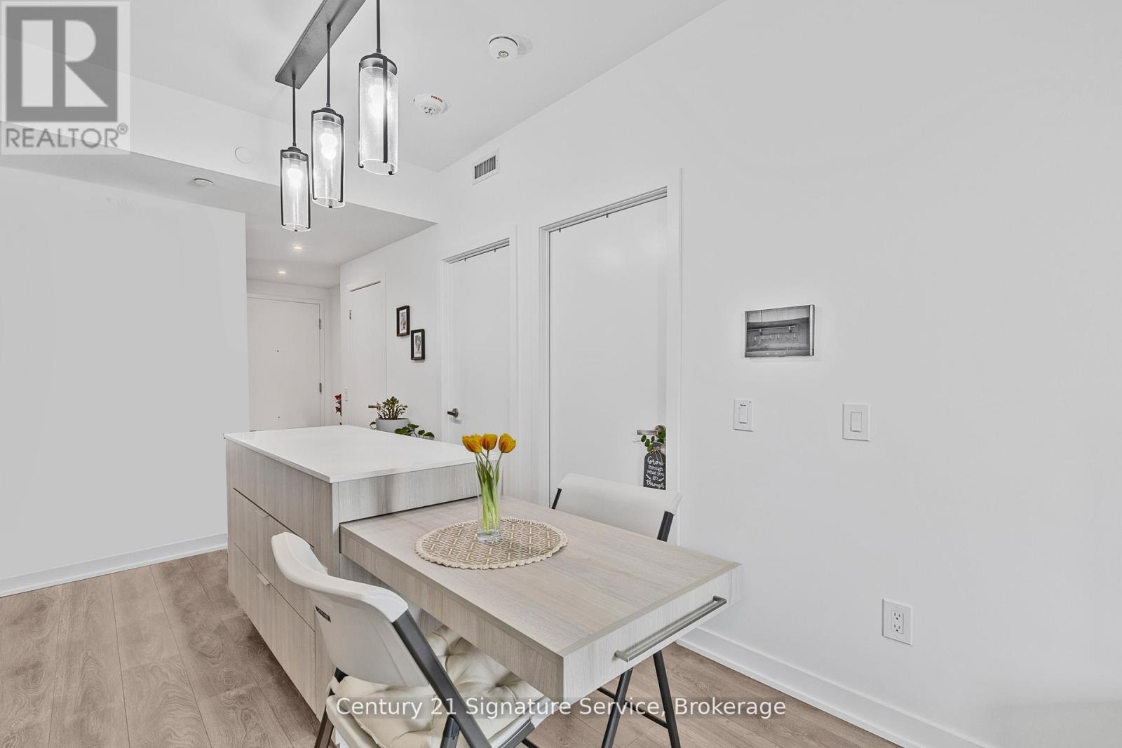 410 - 28 Ann Street, Mississauga, Ontario  L5G 0E1 - Photo 8 - W12427324