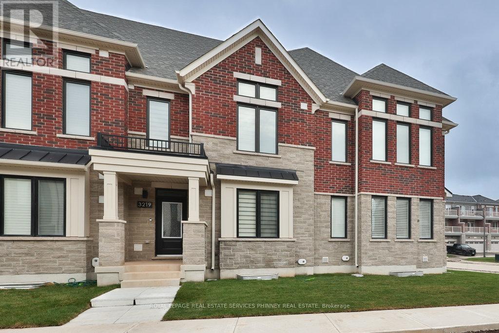 9 CROWN GATE, Oakville, Ontario