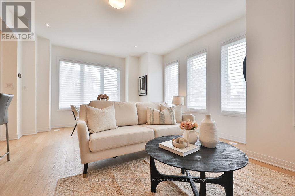 9 Crown Gate, Oakville, Ontario  L6M 0W8 - Photo 10 - W12427334