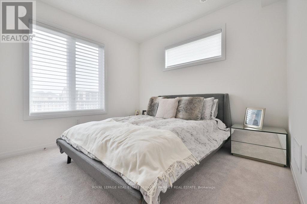 9 Crown Gate, Oakville, Ontario  L6M 0W8 - Photo 27 - W12427334