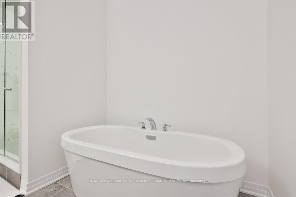 9 Crown Gate, Oakville, Ontario  L6M 0W8 - Photo 38 - W12427334