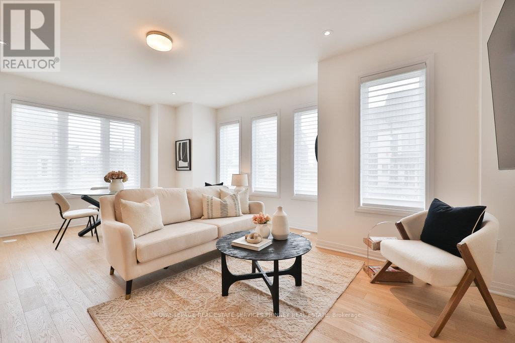 9 Crown Gate, Oakville, Ontario  L6M 0W8 - Photo 9 - W12427334