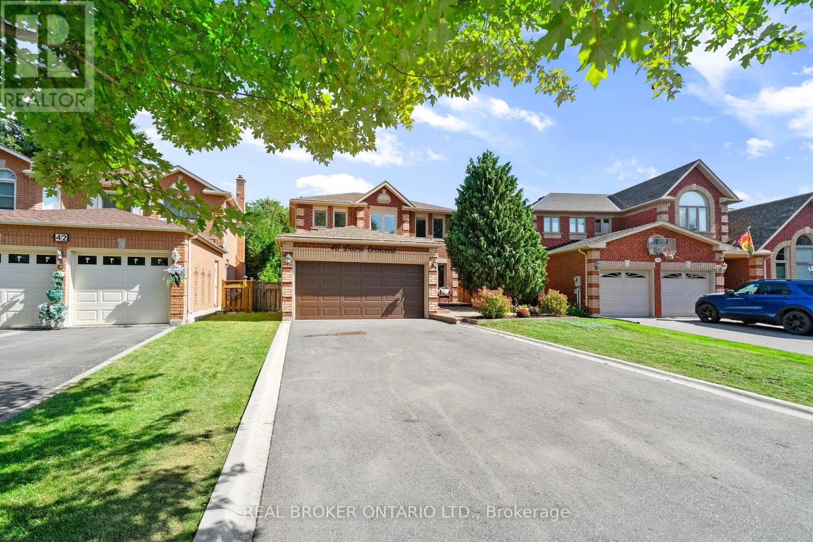 40 DAVIS CRESCENT, Halton Hills, Ontario