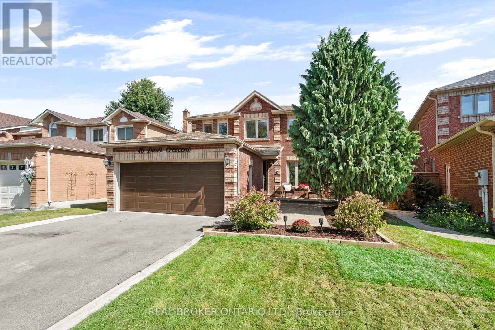 40 Davis Crescent, Halton Hills, Ontario  L7G 5P5 - Photo 2 - W12427346